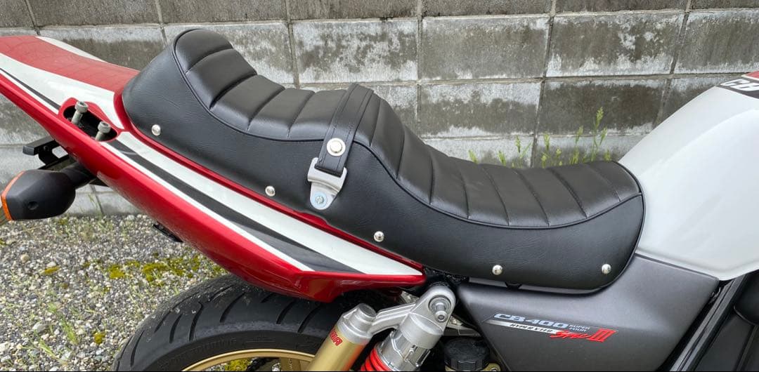 cb400sf タックロールシート nc39 nc42 高級革　高密度ウレタン