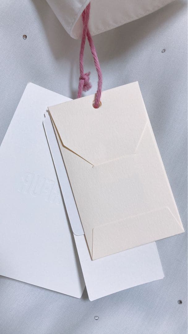 【最終値下げ】新品　ビジュー付きボウタイブラウス