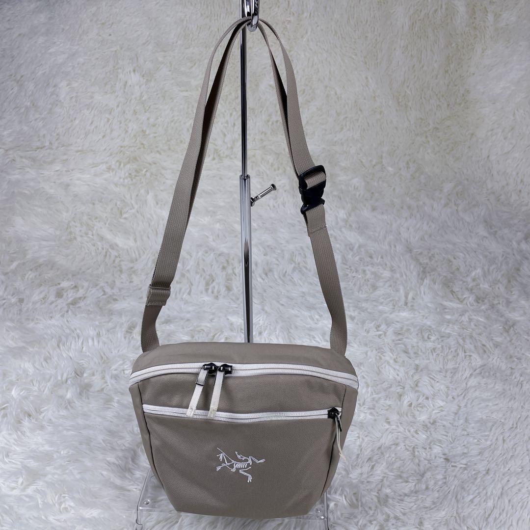 【美品】ARCTERYX アークテリクス　マンティス2 ベージュ