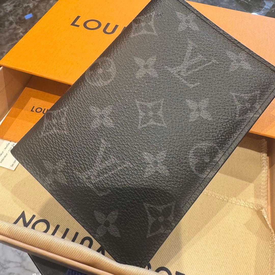 LOUIS VUITTON ブラックパスポートケース カバー ヴィトン NM