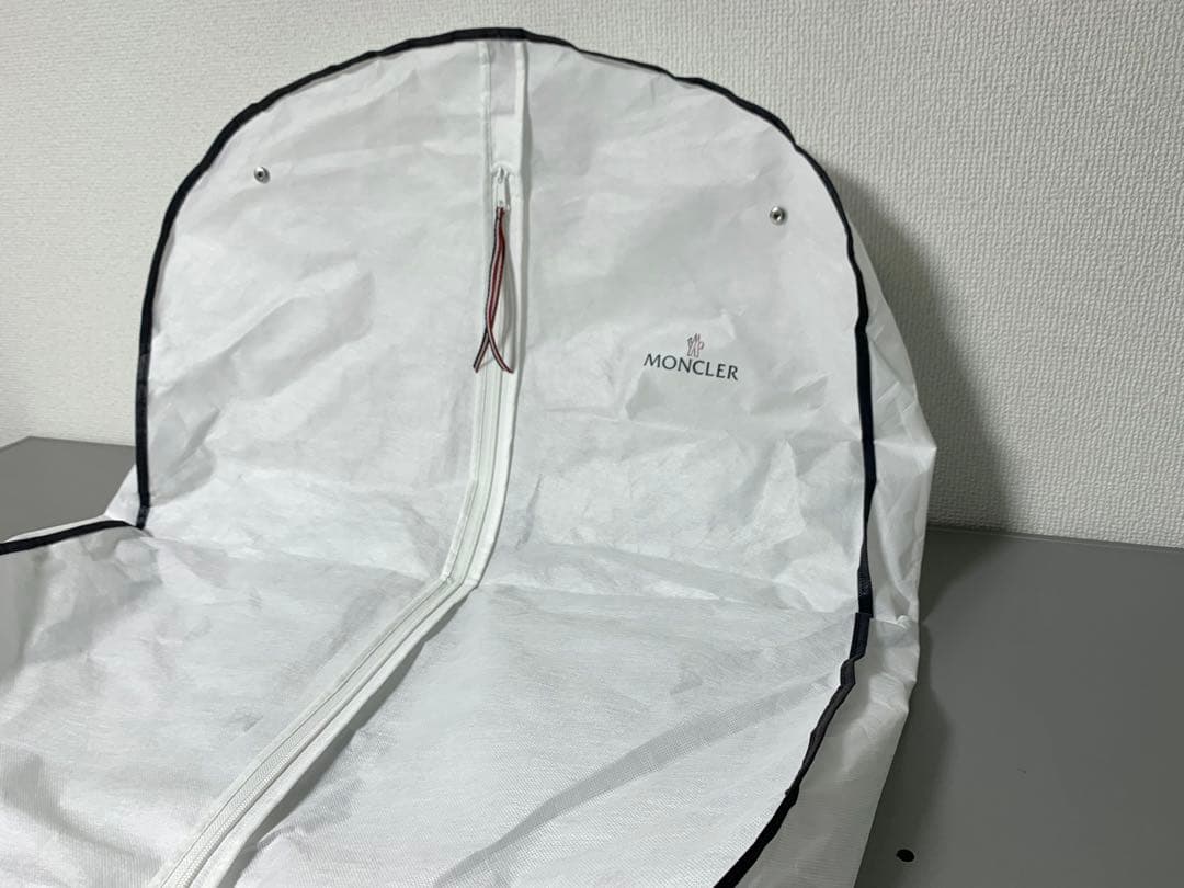 【極美品】即完売品✨MONCLER GENIUSライン✨ダウンジャケット