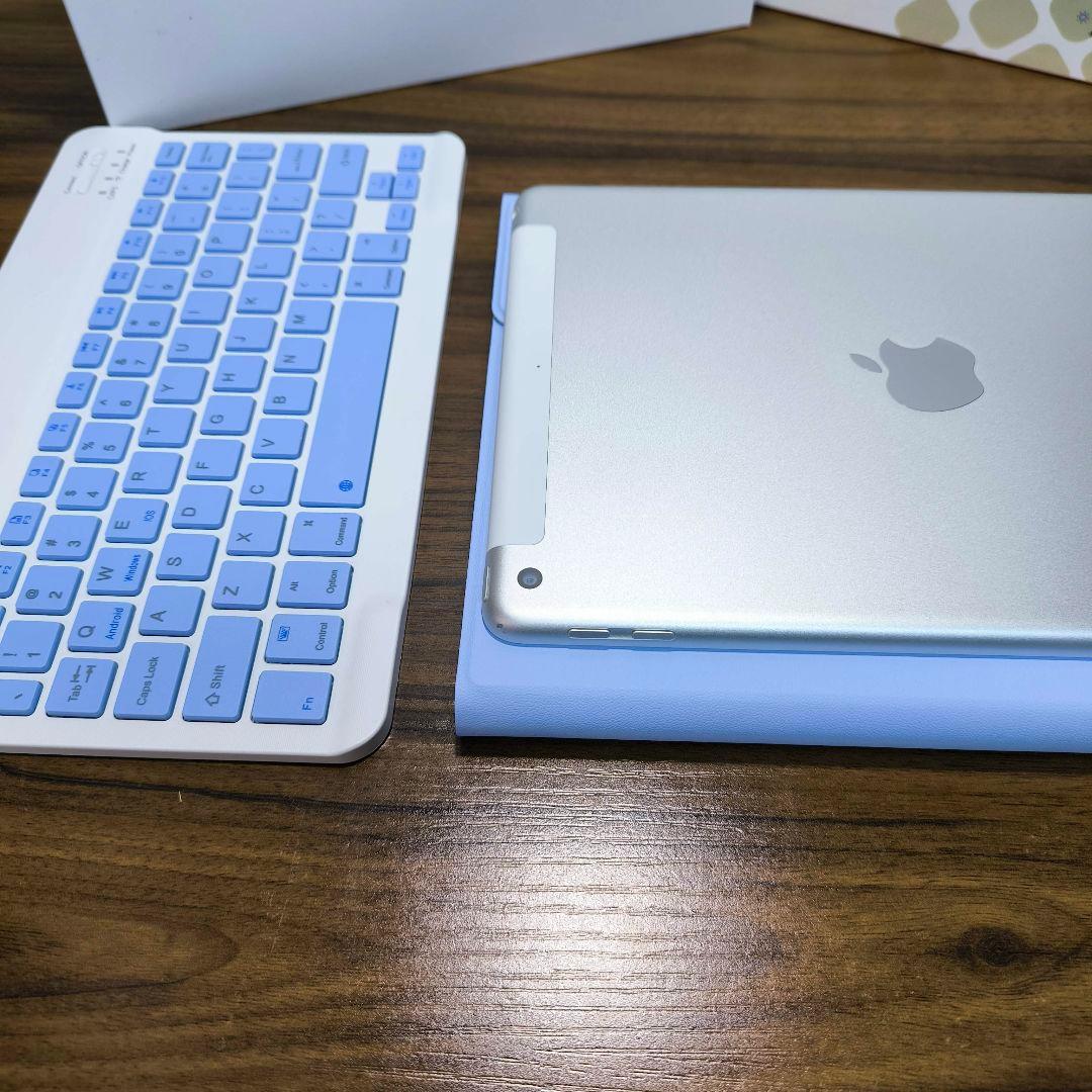 iPad 第5世代 Simフリー 128GB ケースとキーボードセット