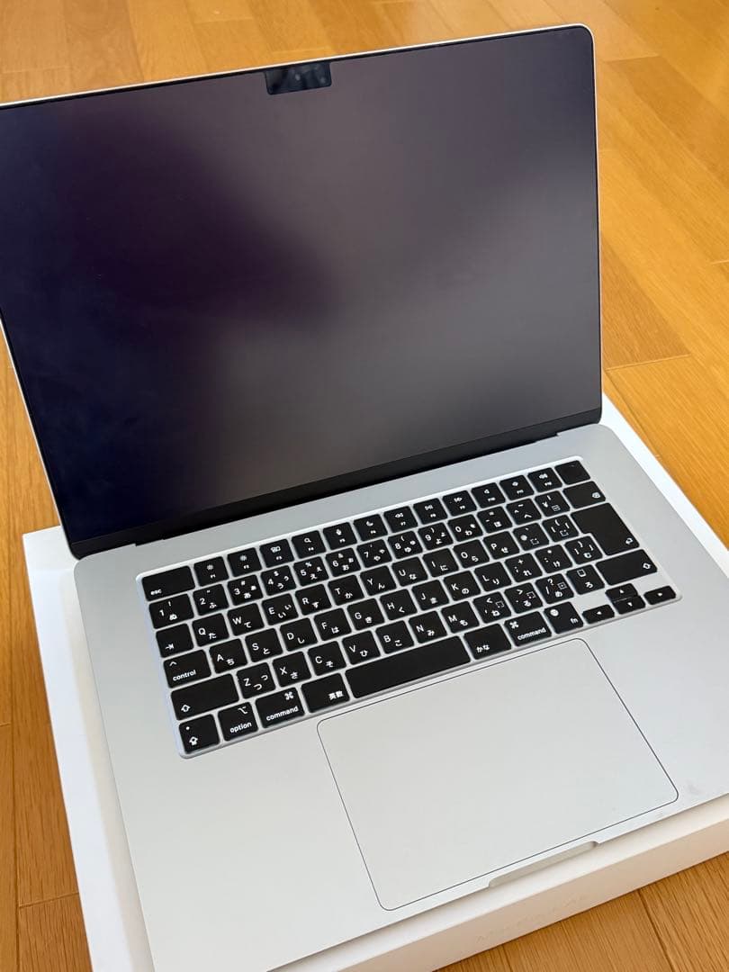 MacBook M2 2023 15インチ シルバー