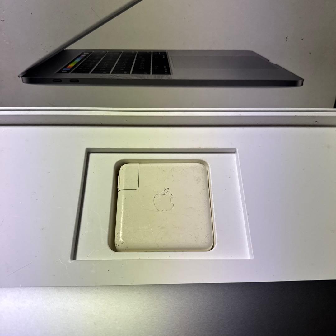 MacBook Pro 15.4インチ スペースグレー