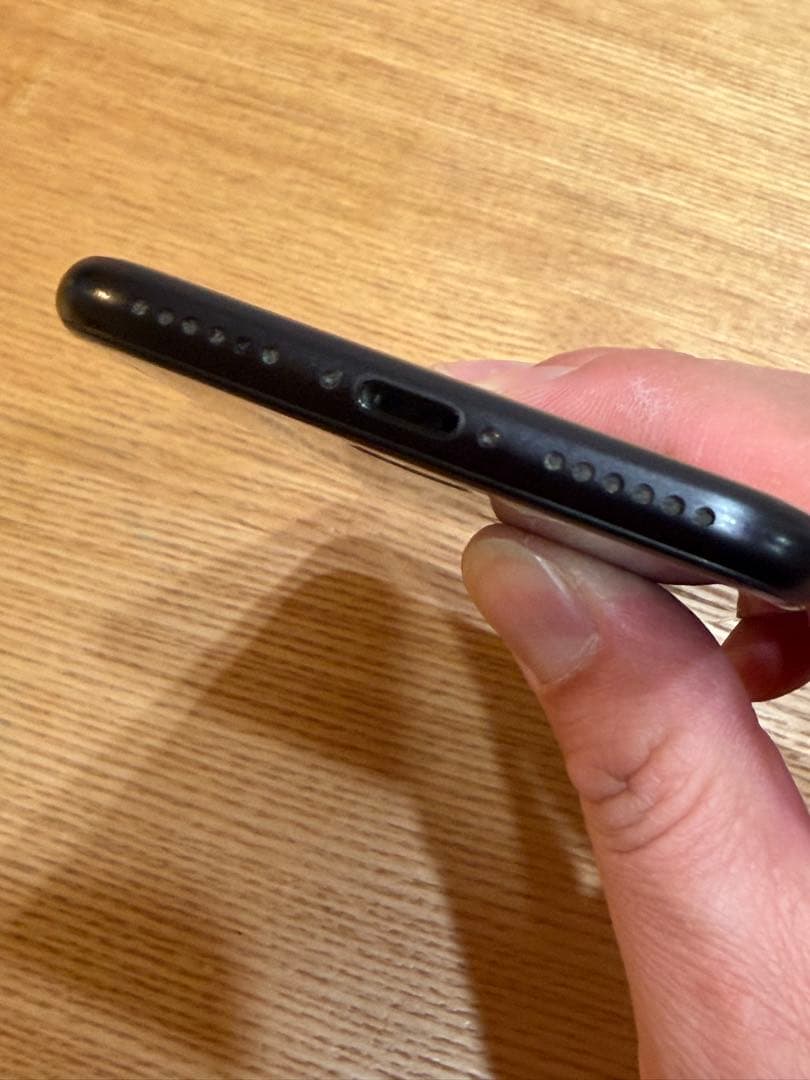 Apple iPhone SE2（第2世代）64GB ブラック