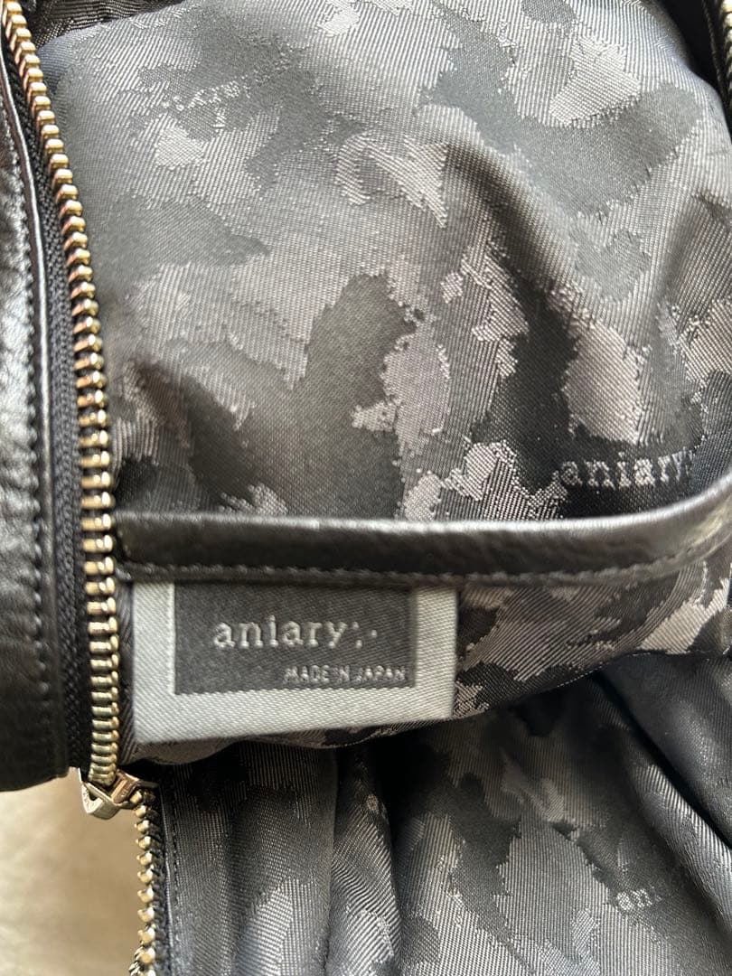 アニアリ　ボディバッグ　アンティークレザー　ネイビー