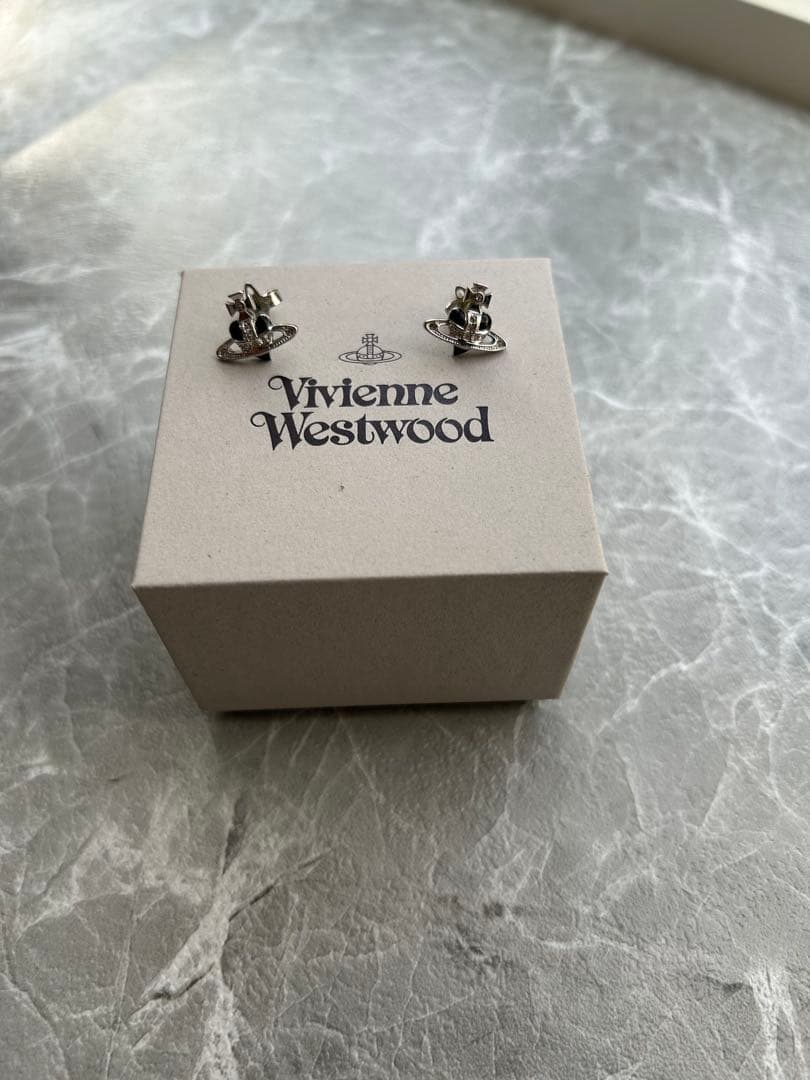 Vivienne Westwood シルバー ピアス(両耳用)
