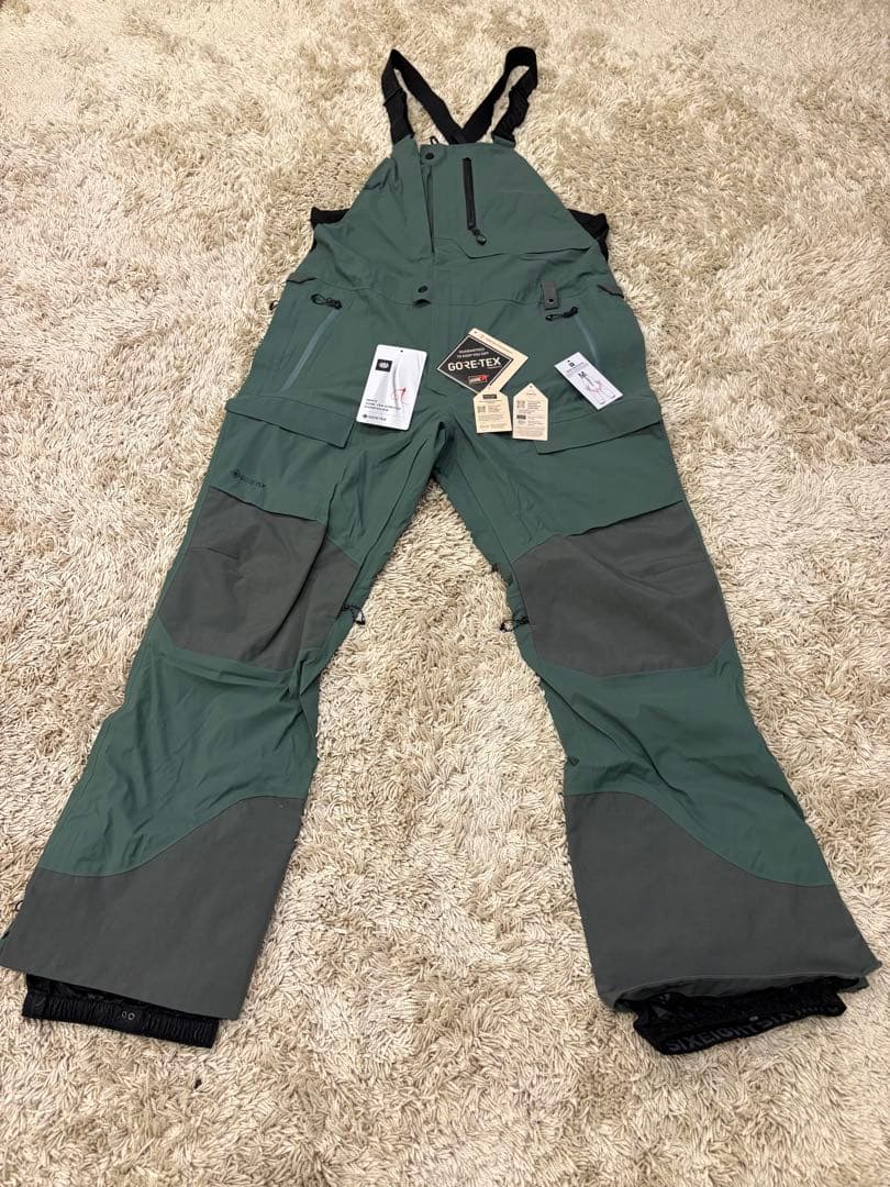 686 GORE-TEX Stretch ゴアテックスパンツ ビブパンツ