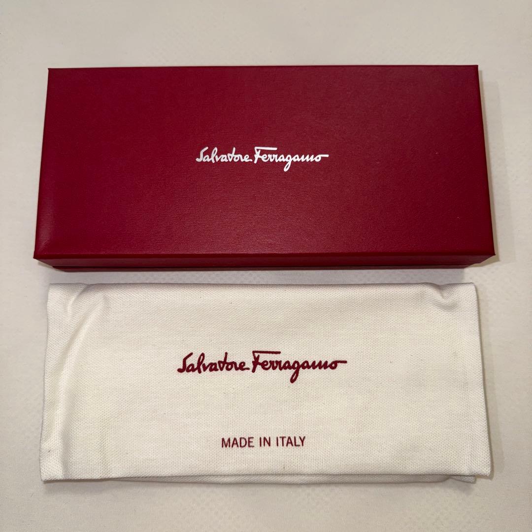 （美品）フェラガモ　ペンケース