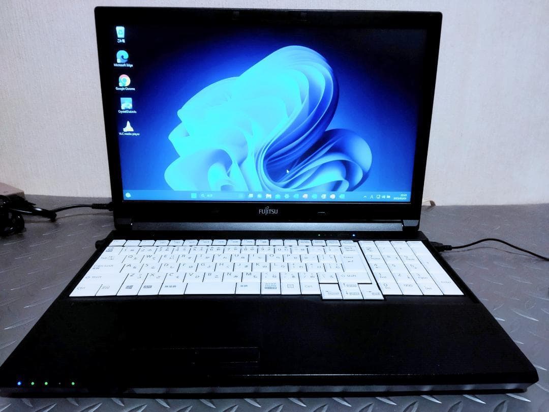 富士通 LIFEBOOK i3-6100U 新品ssd256G ジャンク