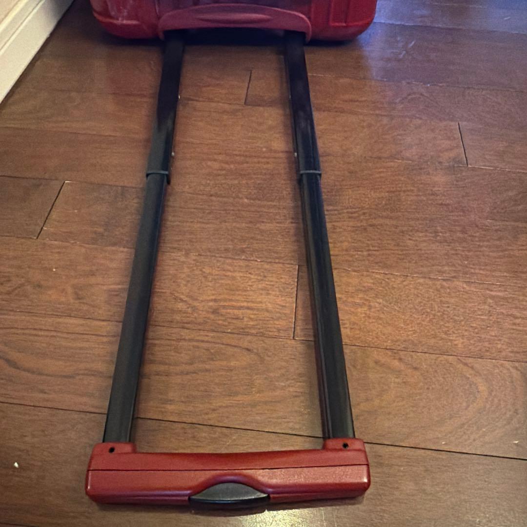 RIMOWA レッドキャリーケース 機内持ち込み　サルサ　salsa