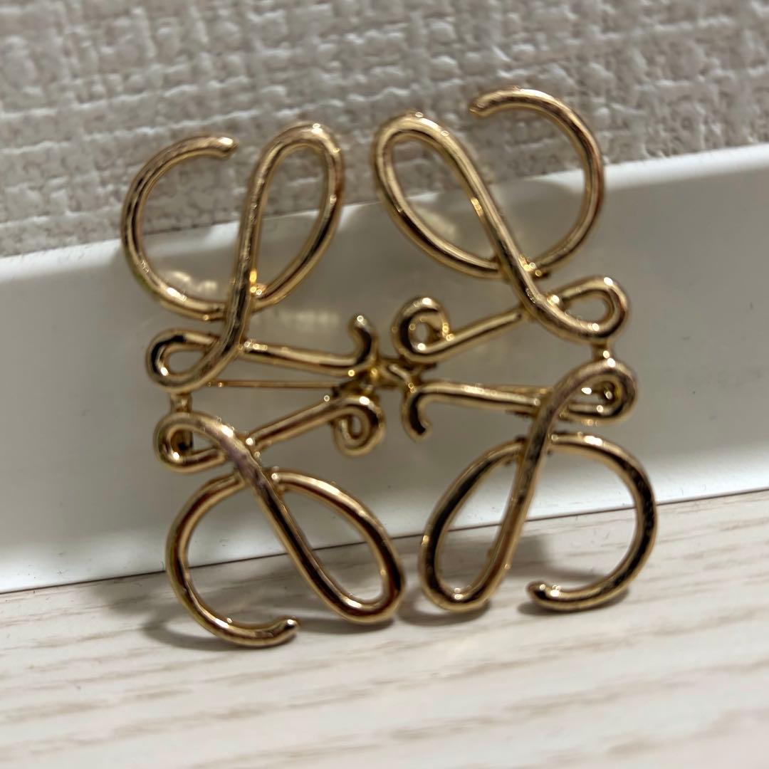 【正規品・良品】LOEWE　ブローチ　アナグラム　メタル　ゴールド　デカロゴ