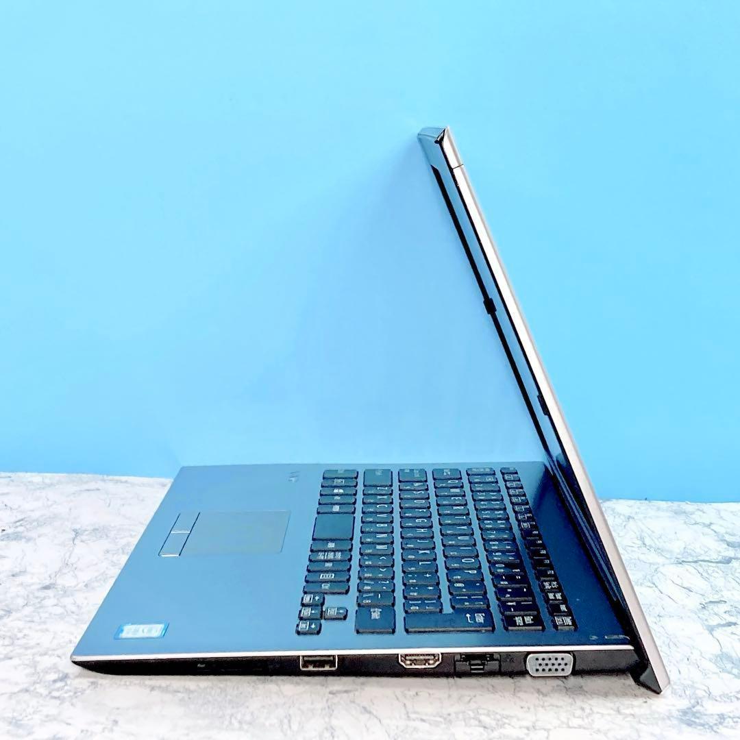 超軽量✨薄型✨SSD/8GB✨カメラ/オフィス✨バイオ✨コンパクトノートパソコン