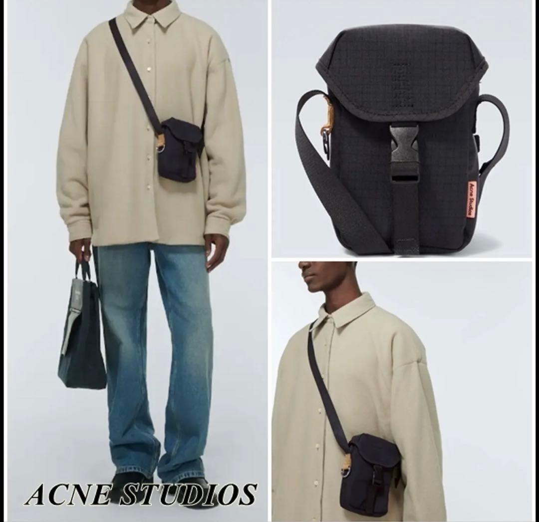 ブラック ショルダーバッグ