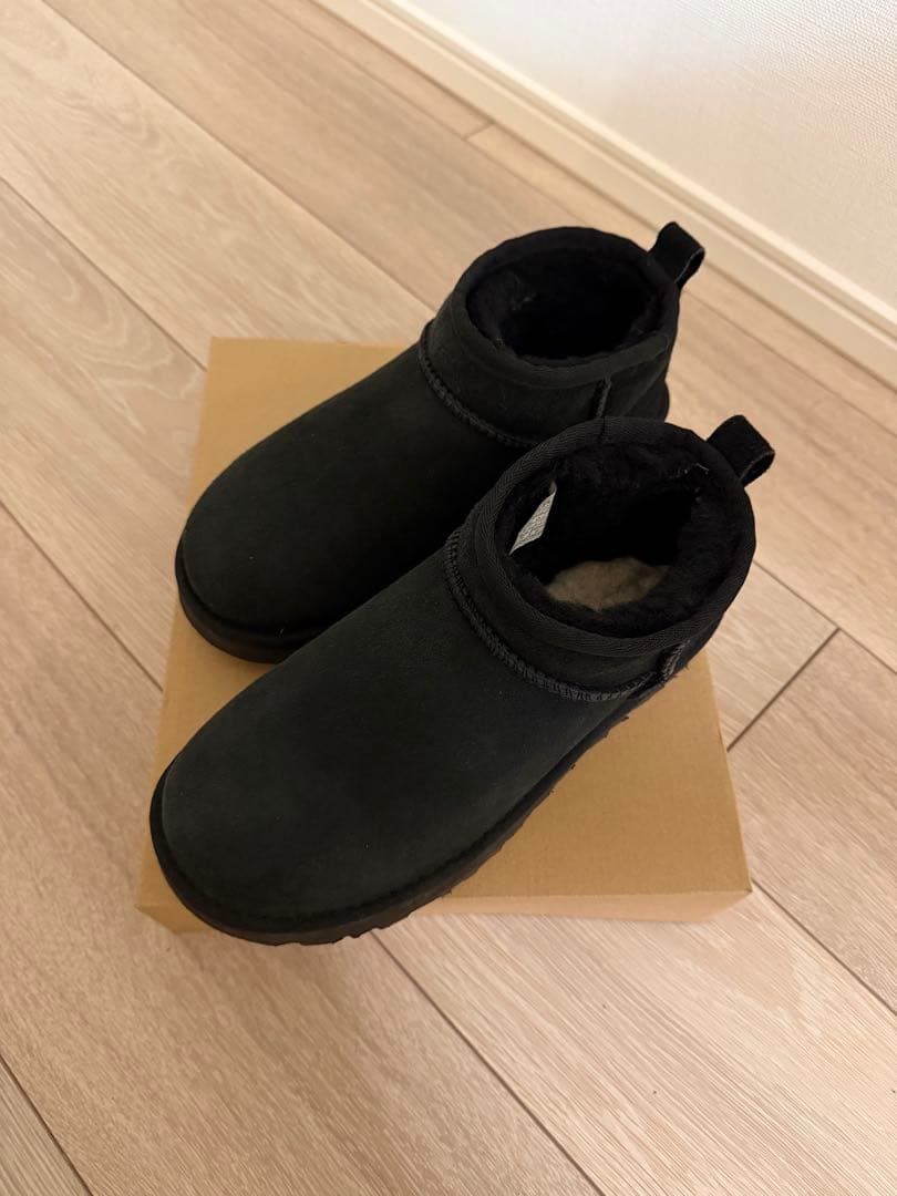 （はなはなび）UGG クラシックウルトラミニブラック