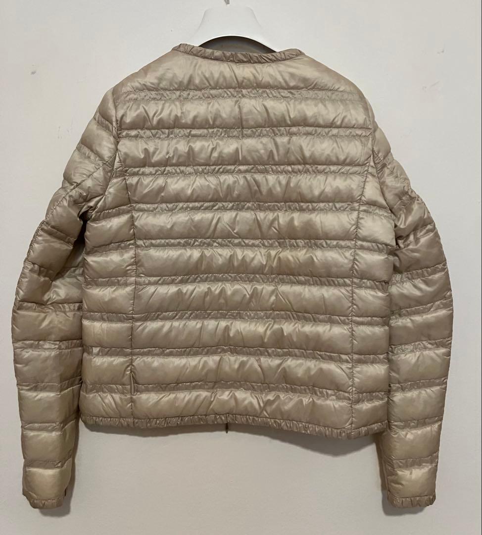Moncler モンクレール　フリルギャザーノーカラーライトダウンジャケット