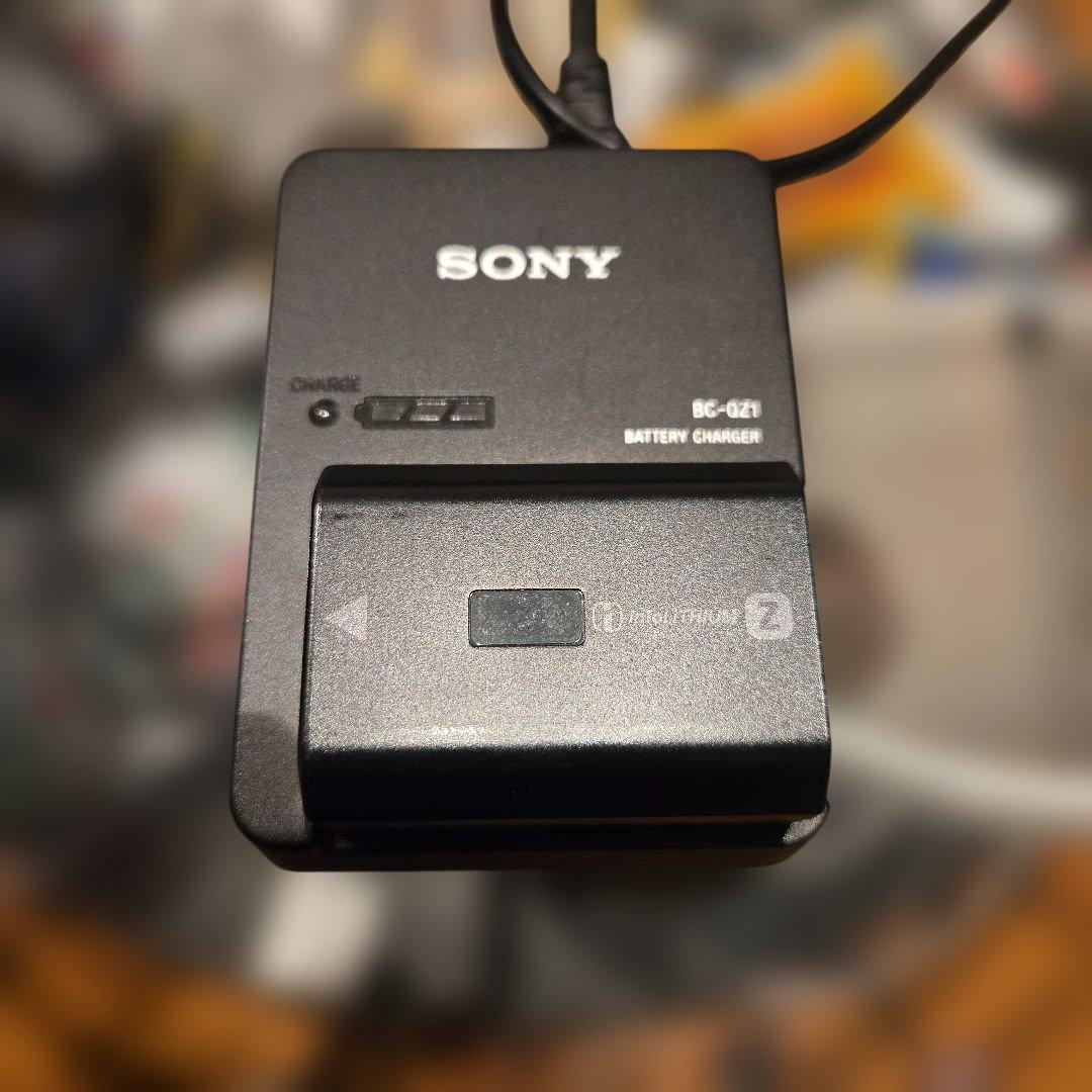 (良品) ILCE-9M2 α9Ⅱボディ 斜め掛けストラップ&カメラカバー付