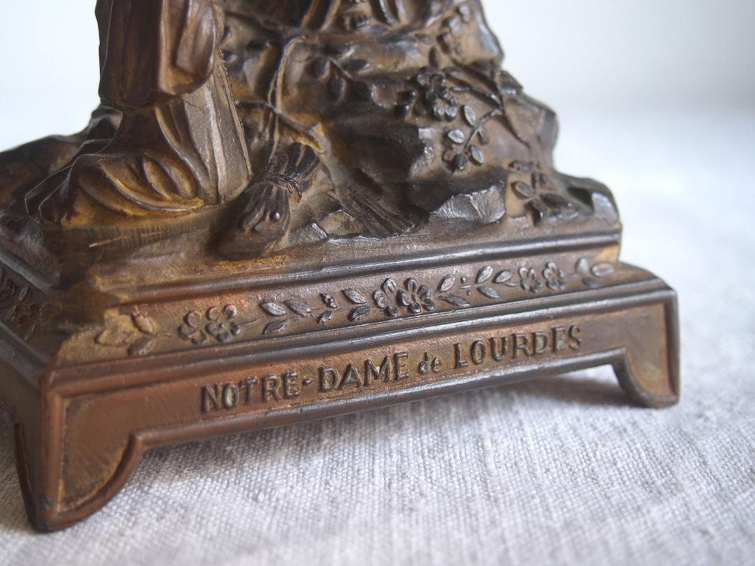 稼働します オルゴール ルルドの聖母 少女ベルナデッタ フランス /K218