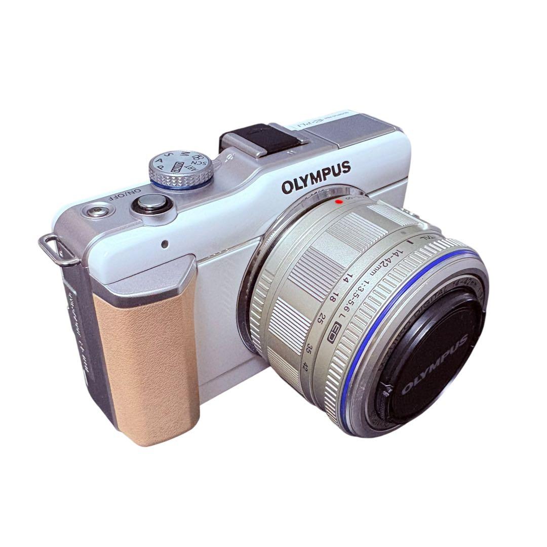 美品　付属品充実 OLYMPUS PEN E-PL1　ミラーレスカメラ　白