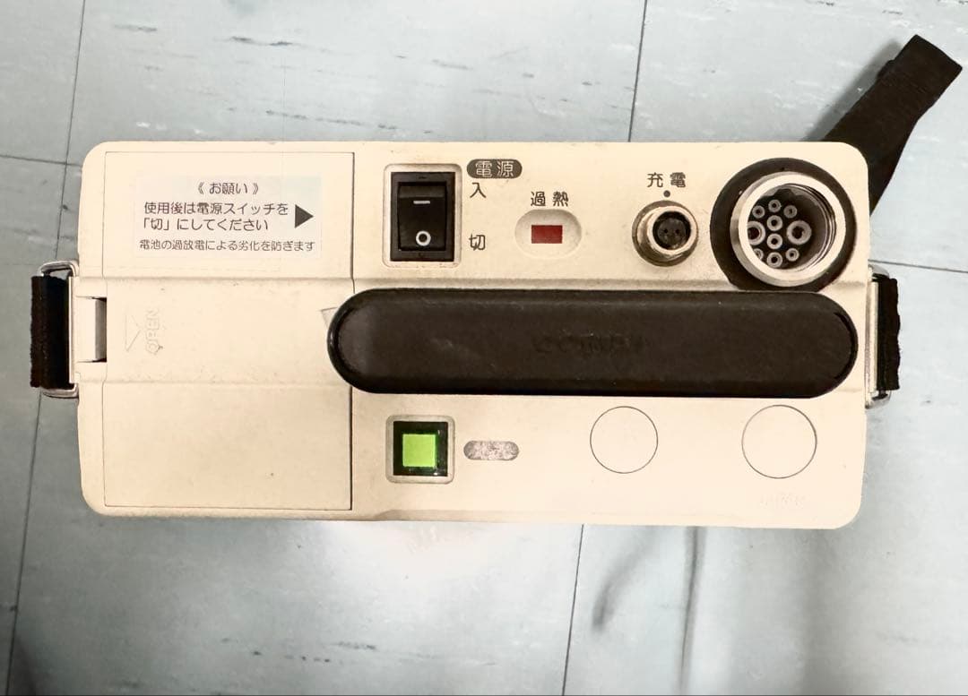 薬品不使用の紫外線ストロボ除菌機　クリアパルスHD-200太陽光スペクトル紫外光