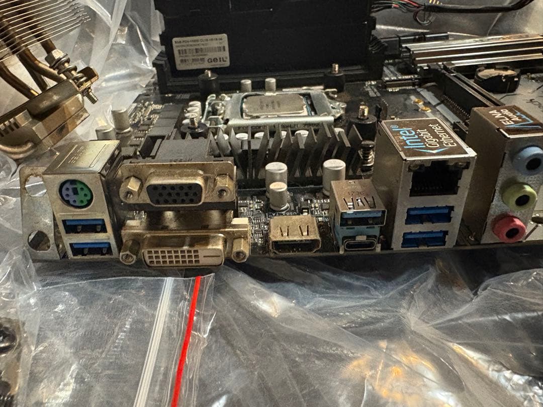 intel i7 8700k+マザボasrockZ370pro4+メモリ、電源