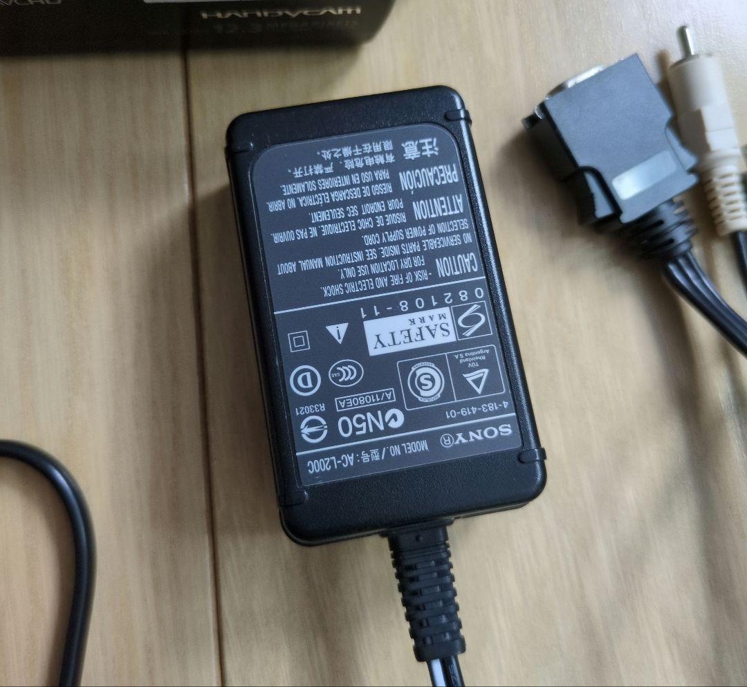 SONY HDR-CX560V ビデオカメラ 12.3メガピクセル