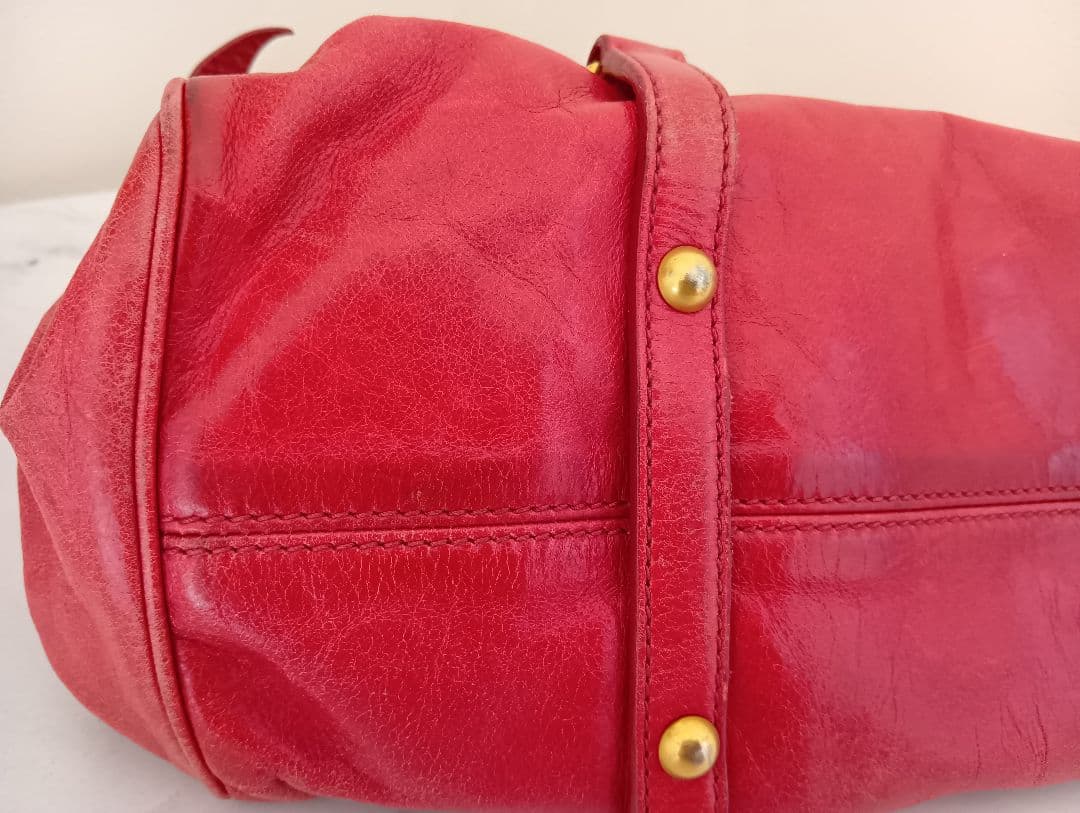 miu miu 赤 レザーハンドバッグ
