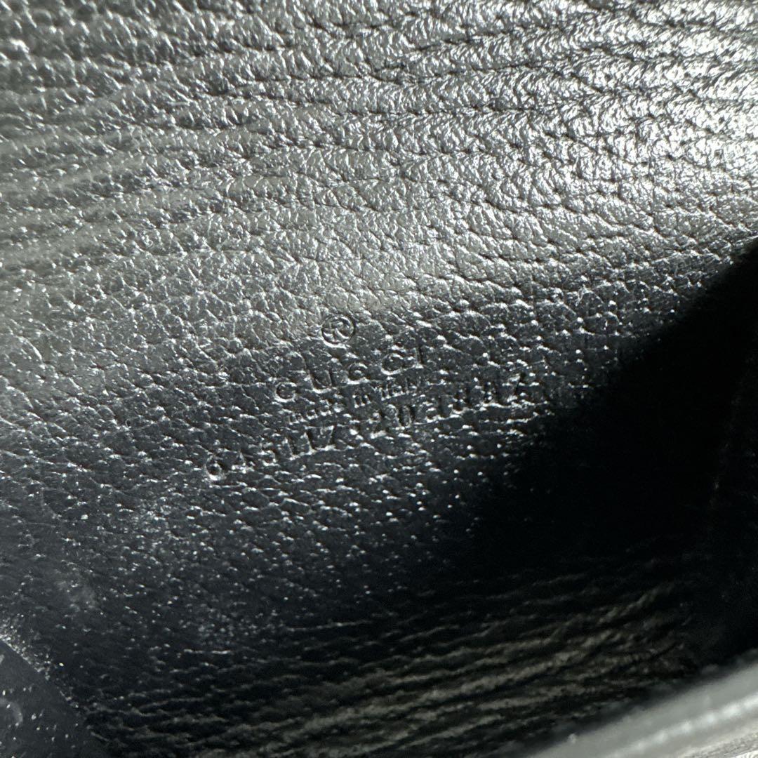 GUCCI AirPodsケース オールレザー ゴールド金具 ブラック　人気