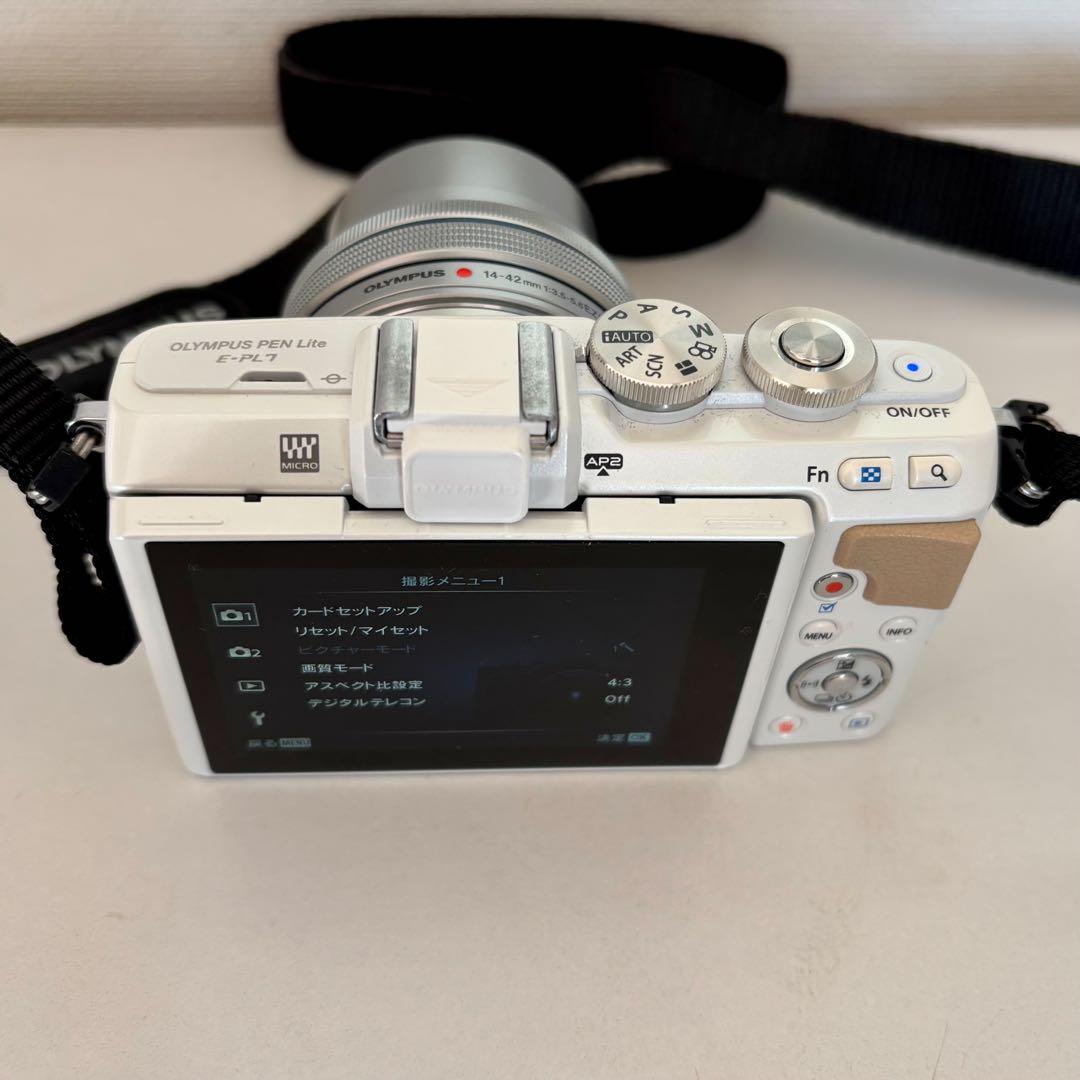 OLYMPUS PEN Lite E-PL7 本体のみ（レンズ有り）