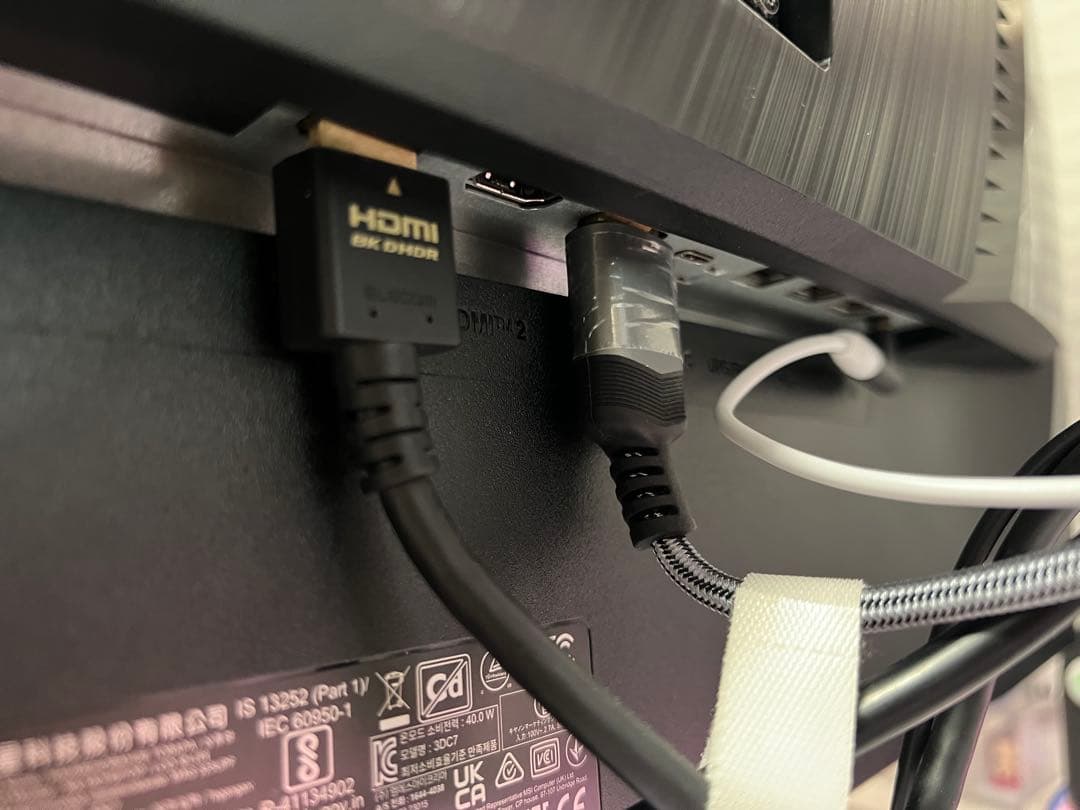 MSI MAG 323UPF ゲーミングモニター　4k 160Hz 中古美品