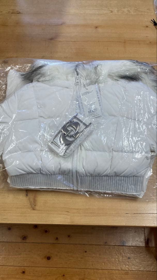 TINY GYDA ファー付きロングダウンジャケット オフホワイト