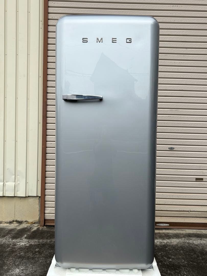 新品☆SMEG（スメッグ）冷凍冷蔵庫 FAB28 100V シルバー　右開き