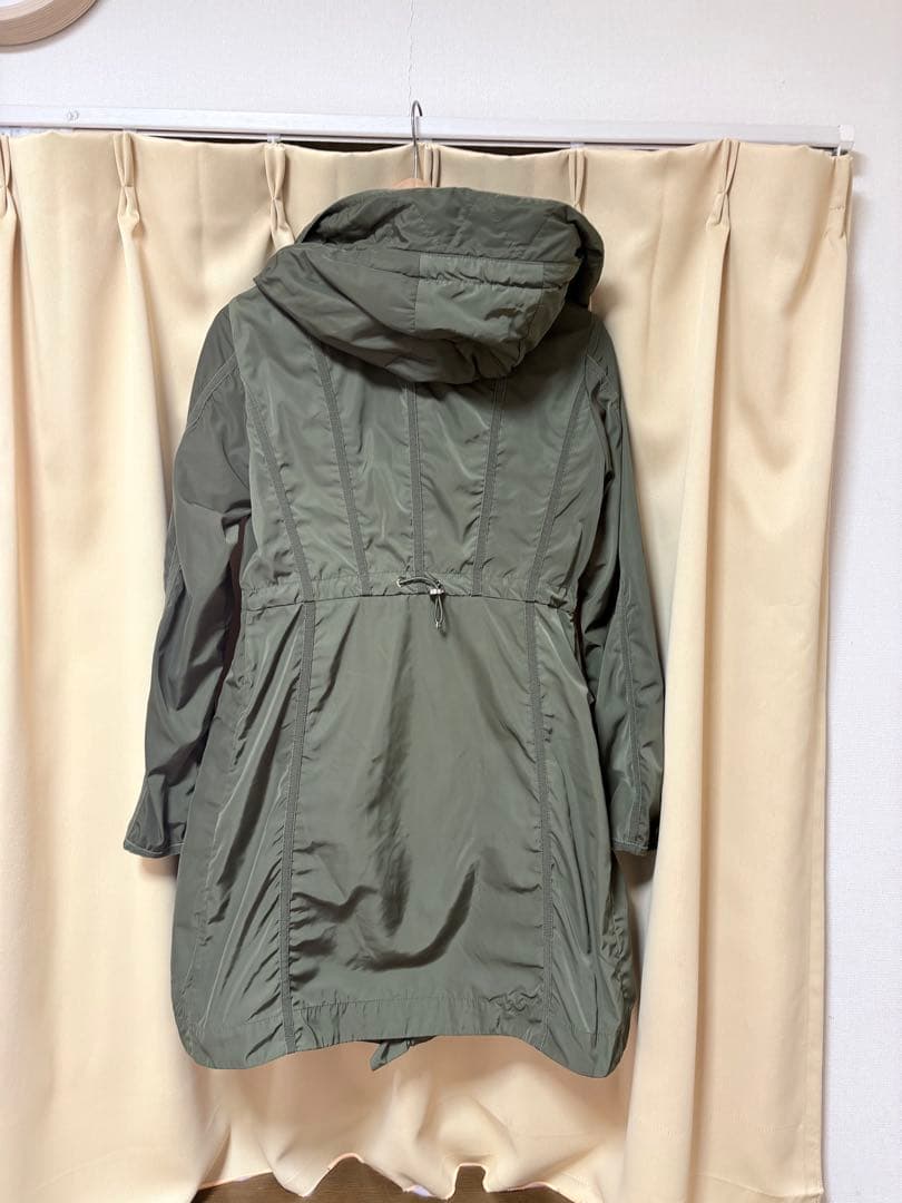 t*o様 美品　モンクレール　ナイロン　スプリングコート　フリル　OUTREME