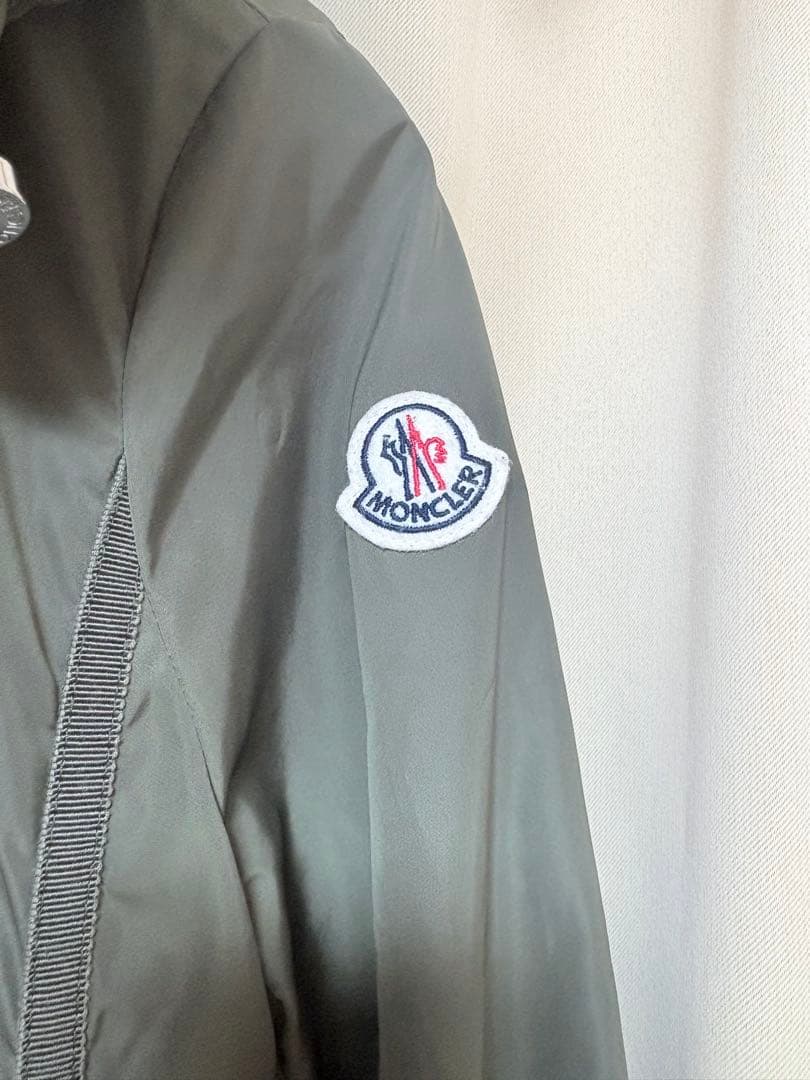 t*o様 美品　モンクレール　ナイロン　スプリングコート　フリル　OUTREME