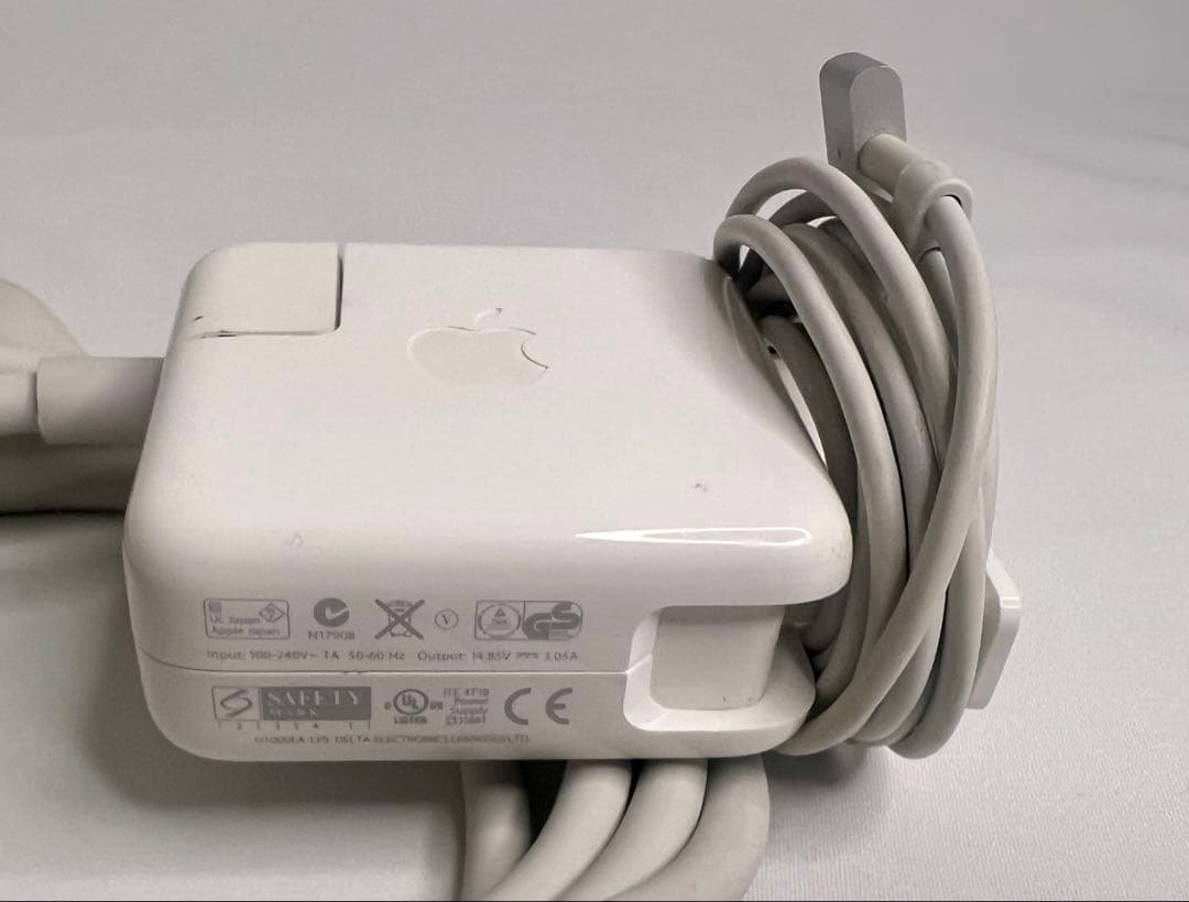 MacBook Air A1466 Early2015 中古