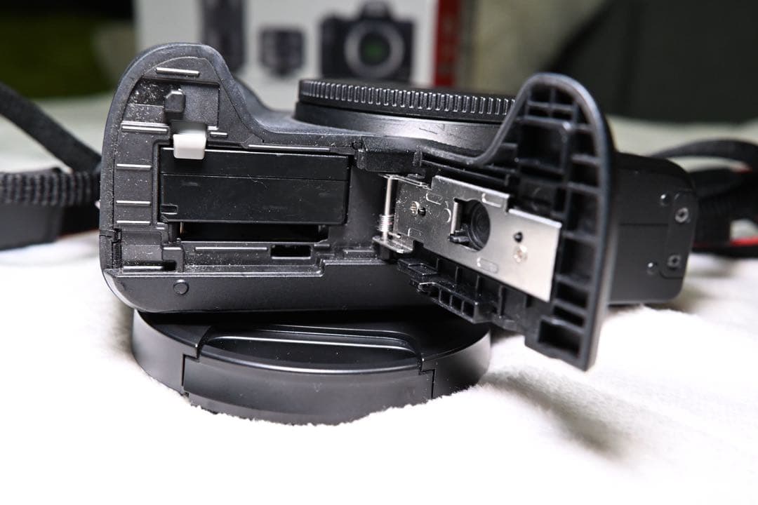 Canon EOS kissM ミラーレスカメラ ダブルズームキット