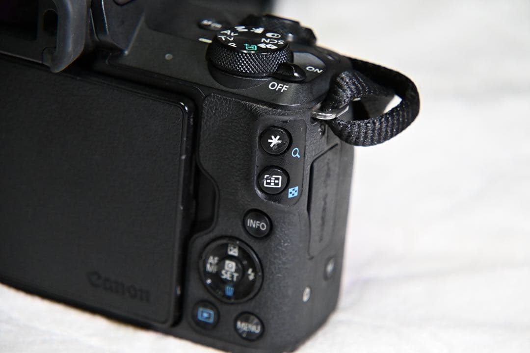 Canon EOS kissM ミラーレスカメラ ダブルズームキット