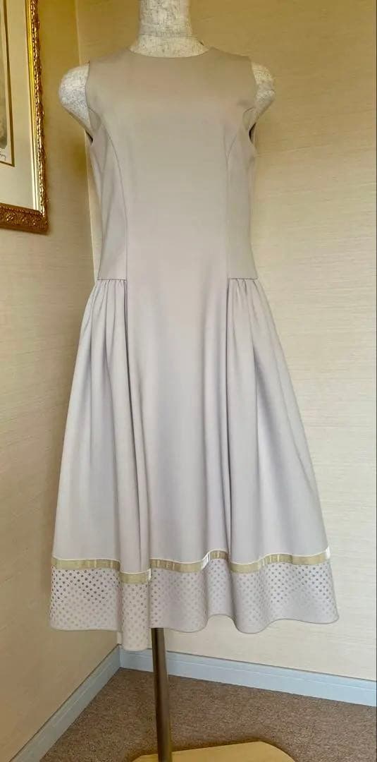 【美品】FOXYフォクシー ノースリーブ ベージュ ワンピース　38