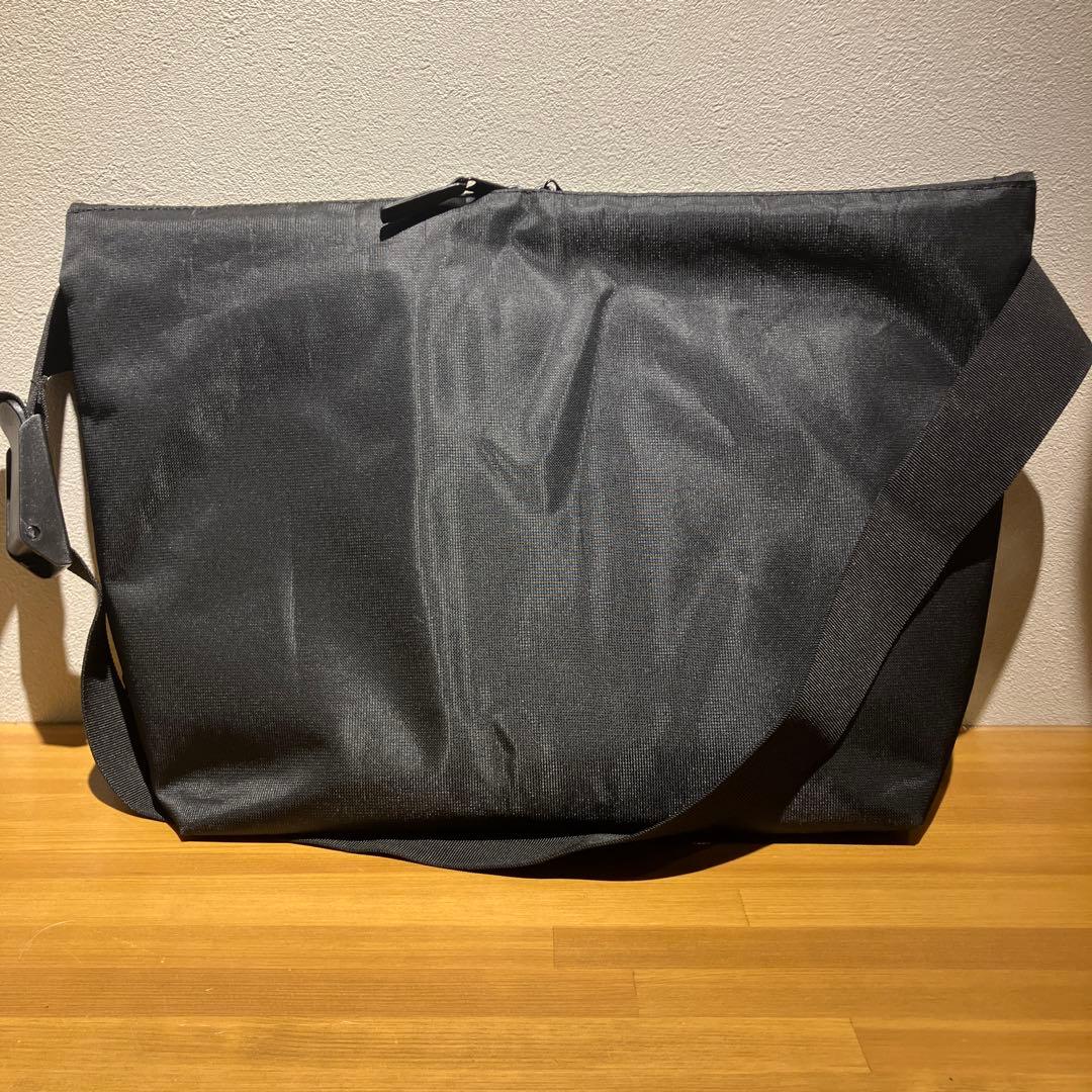 ま*こ様 メッセンジャーバッグmeltumメルタムM