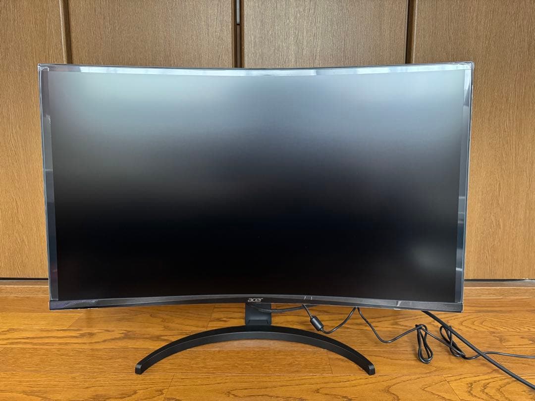 acer 湾曲ゲーミングモニター 31.5インチ 240Hz