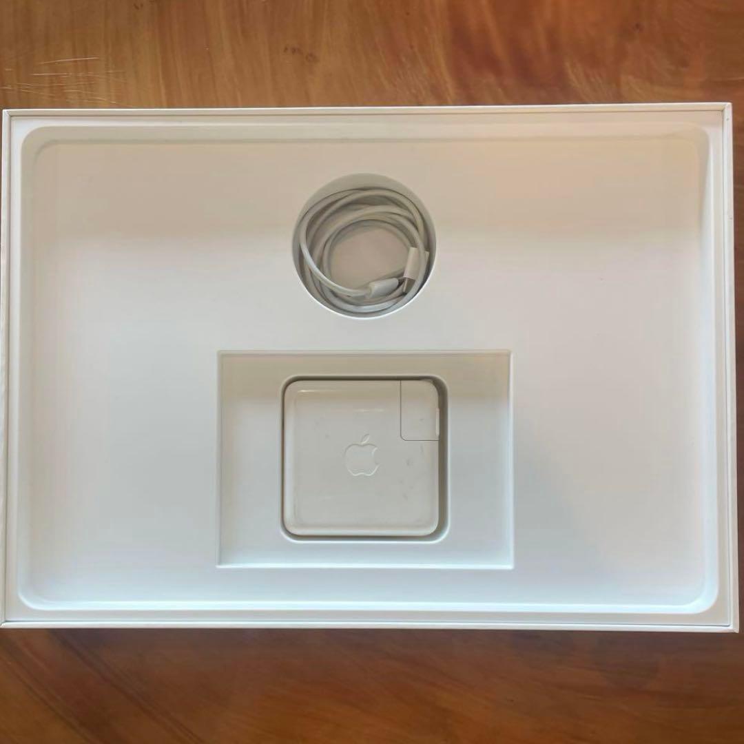 Apple MacBook Pro 13インチ2017 本体　箱充電器付き