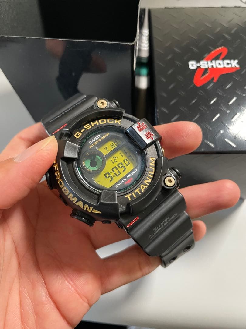 ク*ー様 美品 動作済GSHOCK DW-8201NT FROGMAN 訳あり