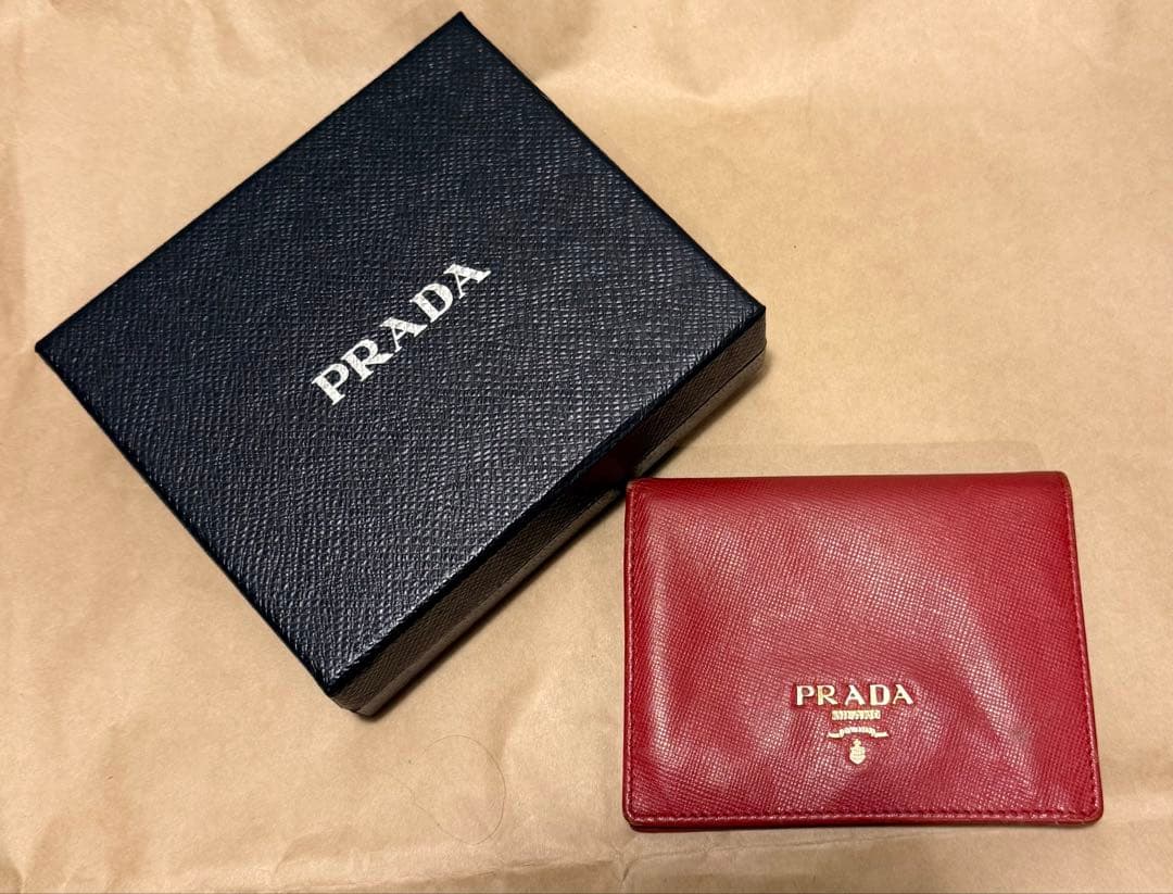 PRADA サフィアーノ　レッド 二つ折り財布　箱付き