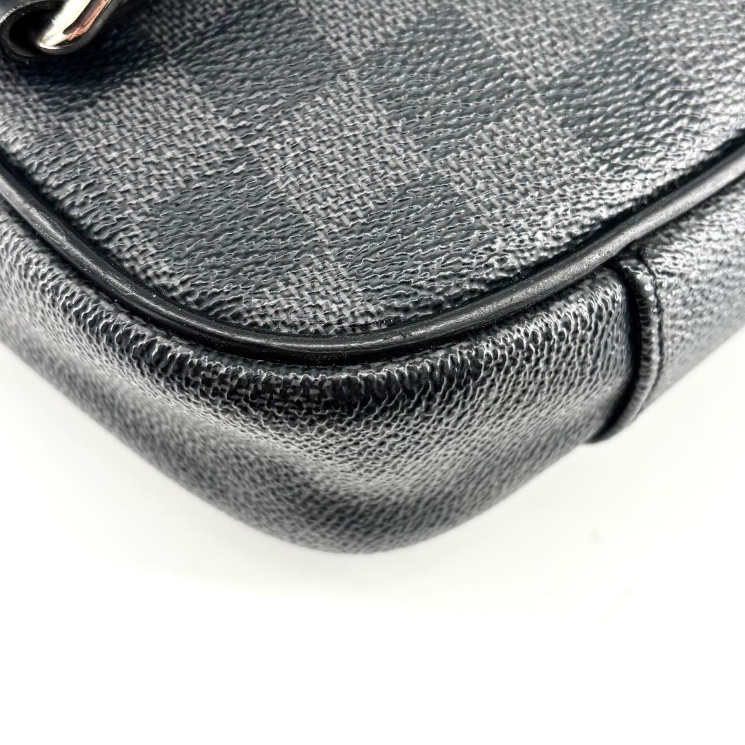 ルイヴィトン ダミエ グラフィット アンブレール ボディバッグ