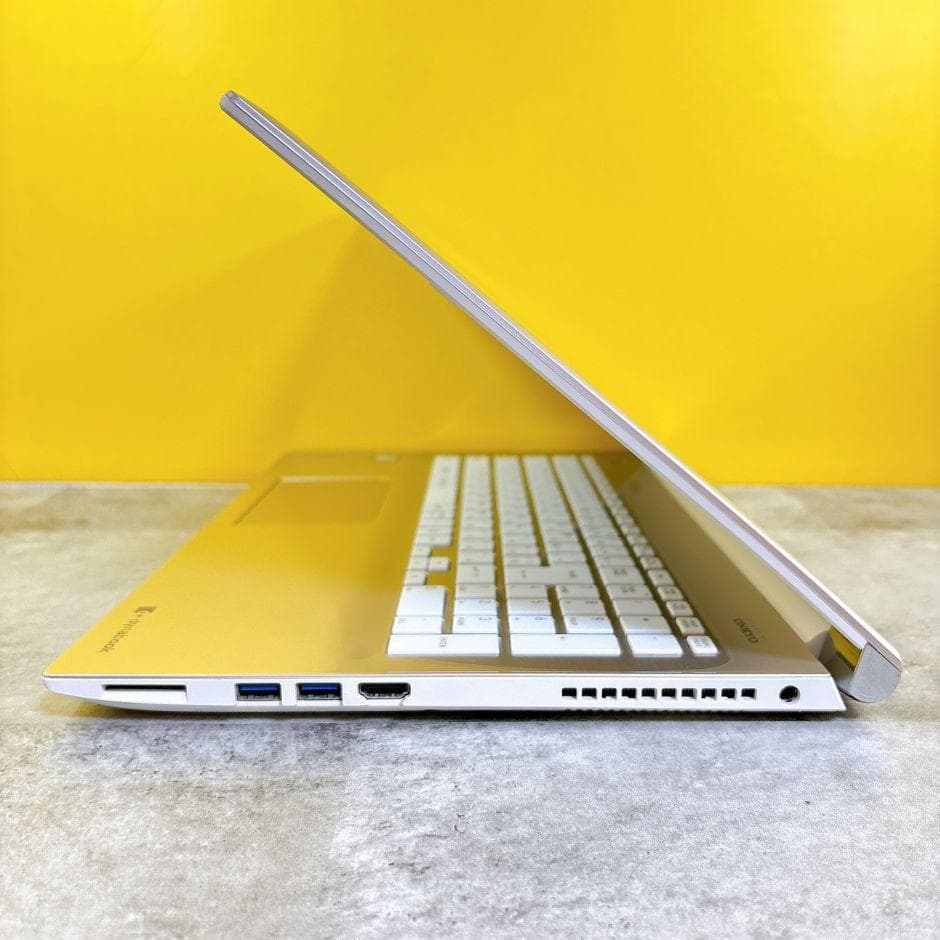 美品✨ⅰ7✨SSD512搭載で快適✨おしゃれゴールド❣フルHD 薄型 カメラ付き