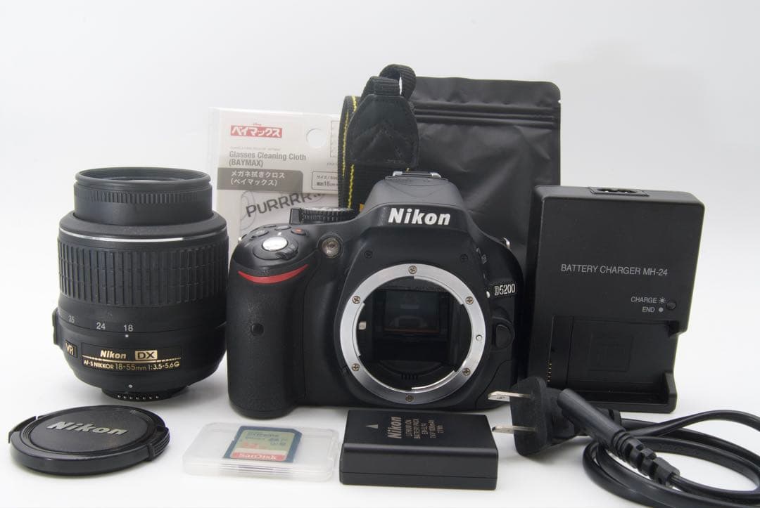 Nikon D5200 レンズキット　スマホ転送　手ぶれ補正　回転モニター