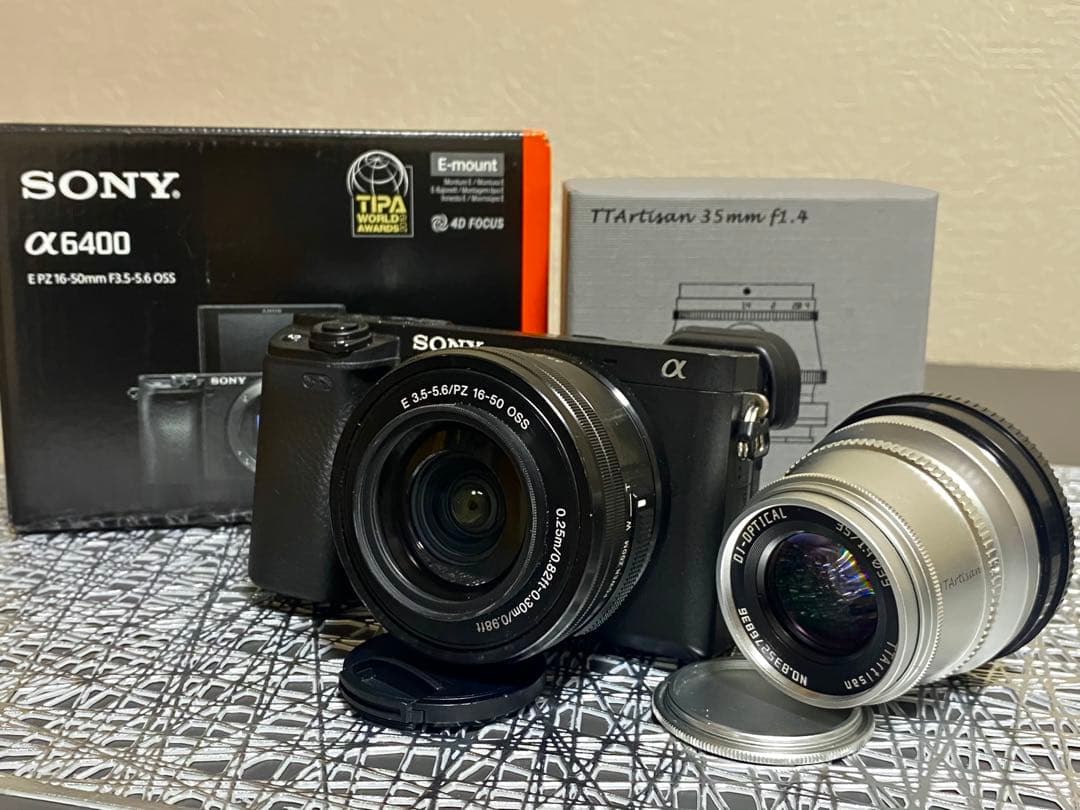 【aya】Sony α6400ミラーレス一眼　レンズ２つ付き！