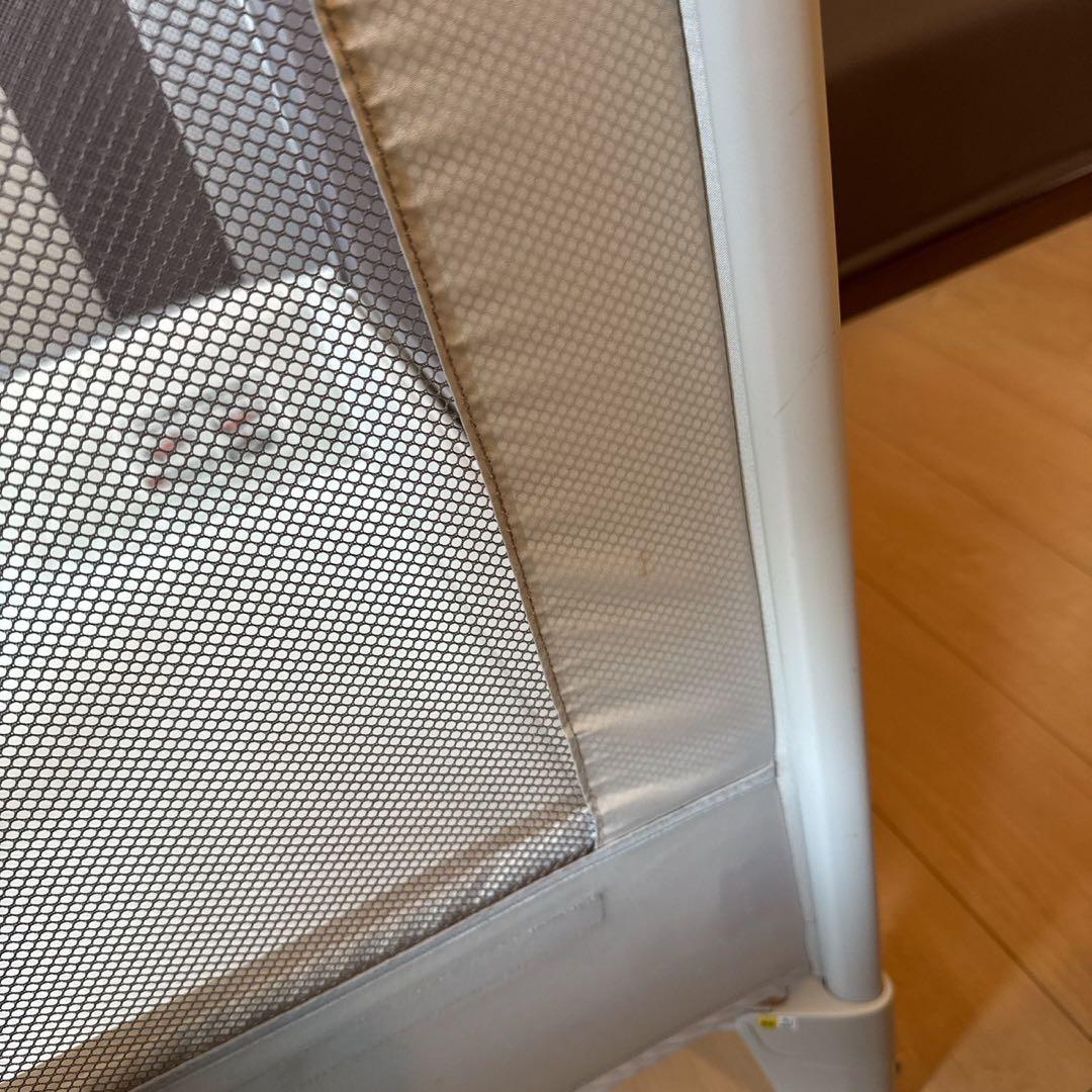 アップリカ　ベビーベッド　コネルエアー　グレー