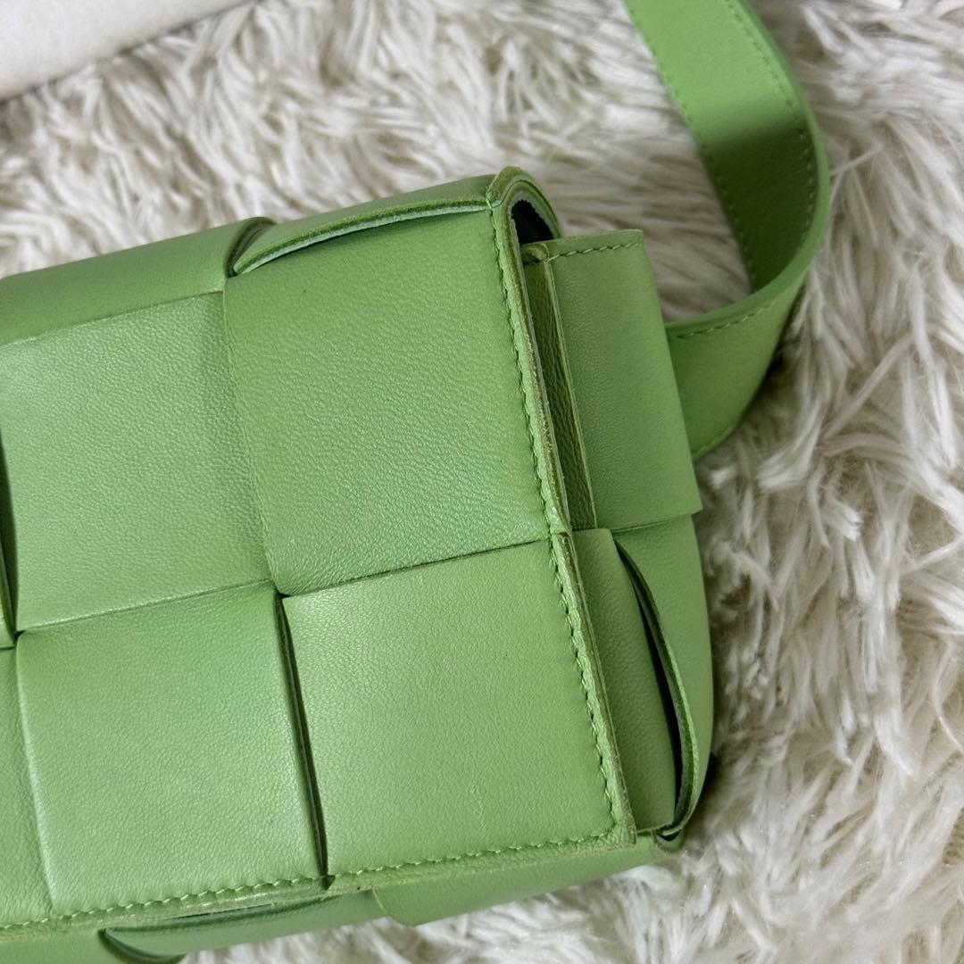 新品未使用✨ボッテガヴェネタ　カセットミニベルト　イントレチャート　ピスタチオ