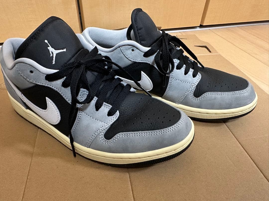 AIR JORDAN 1 LOW SE ブラック、グレー